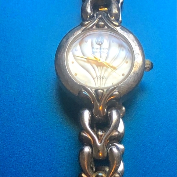 🛍✨️ Women's Armiton Now Diamond Watch✨️ - Picture 12 of 12